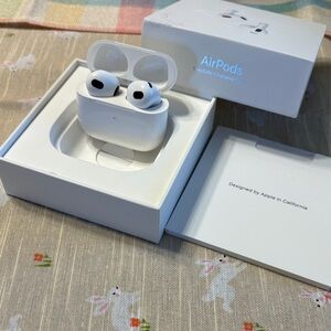 Apple White AirPods Pro with Charging Case